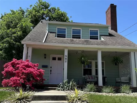 582 Aqueduct St, Akron, OH 44303