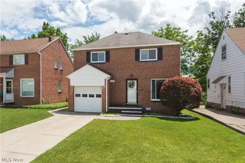 19506 Nitra Ave, Maple Heights, OH 44137