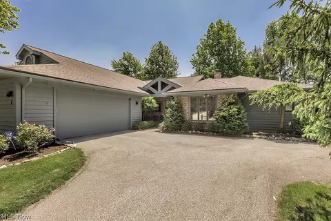 6 Stratford Ct, Beachwood, OH 44122