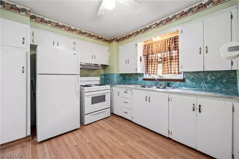 537 Metcalf Rd, Elyria, OH 44035 photo 5