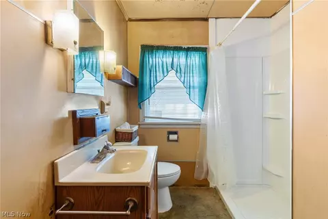 Bath - 291 East St, Mount Pleasant, OH 43939 photo 1 of 2
