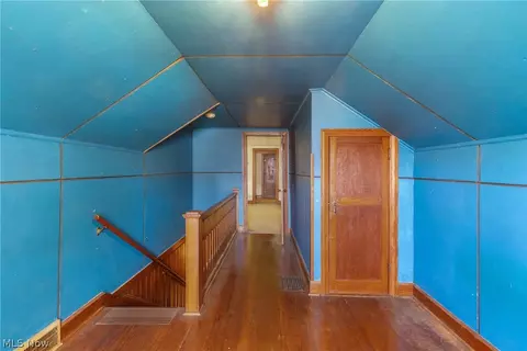 Entry Way - 291 East St, Mount Pleasant, OH 43939 photo 3 of 4