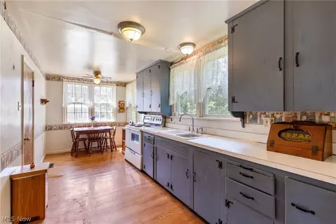 Kitchen - 291 East St, Mount Pleasant, OH 43939 photo 2 of 3