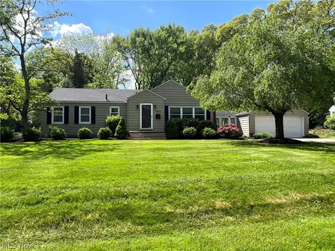 2050 27th St, Cuyahoga Falls, OH 44223
