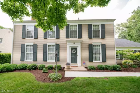 118 Parmelee Dr, Hudson, OH 44236
