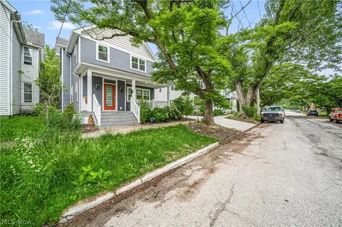 6607 Wakefield Ave, Cleveland, OH 44102
