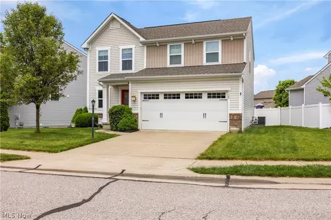 9125 Stonegate Cir, North Ridgeville, OH 44039