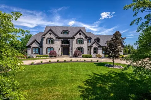 3581 Robert Burns Dr, Richfield, OH 44286