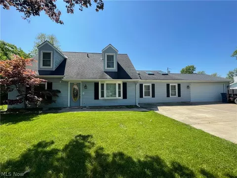 652 Robinwood Ave, Sheffield Lake, OH 44054