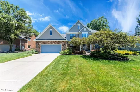 3619 Blackberry Ln, Westlake, OH 44145