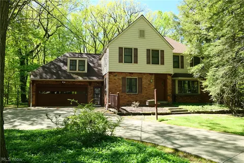 19730 Seminole Rd, Euclid, OH 44117