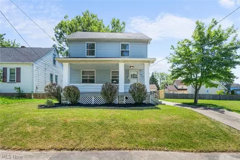 5171 Greenhurst Dr, Maple Heights, OH 44137