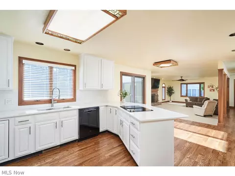 334 W Bramble Cir, Copley, OH 44321 photo 5