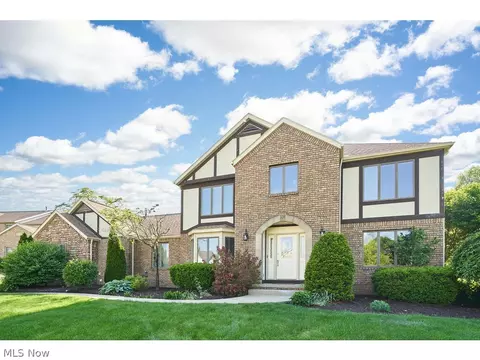334 W Bramble Cir, Copley, OH 44321
