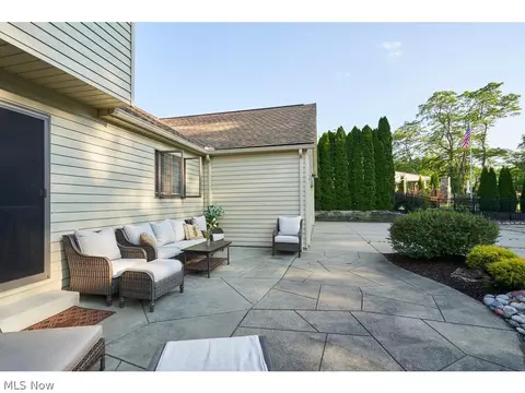 334 W Bramble Cir, Copley, OH 44321 photo 22