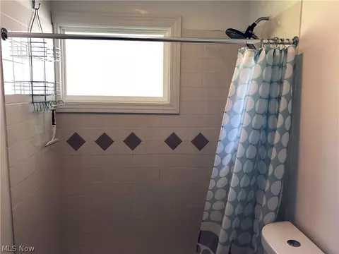 508 Vermont Rd, Elyria, OH 44035 photo 6