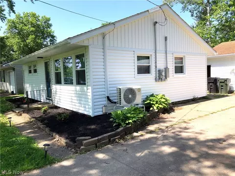 508 Vermont Rd, Elyria, OH 44035 photo 2