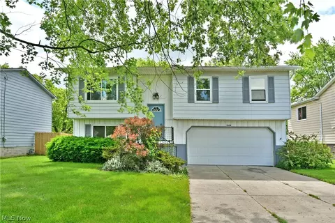 2608 Walnut St, Girard, OH 44420