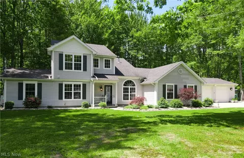 2049 N Park Ln, Roaming Shores, OH 44084