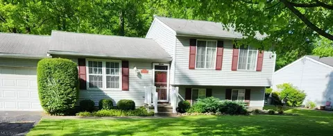 5354 W Webb Rd, Austintown, OH 44515