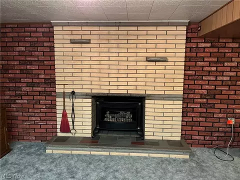 Living - 220 Florida Ave, Weirton, WV 26062 photo 3 of 3
