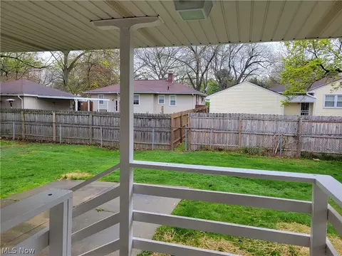 720 Plainfield Rd, Akron, OH 44312 photo 6