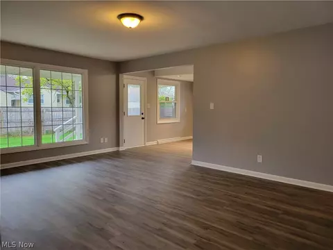 720 Plainfield Rd, Akron, OH 44312 photo 8