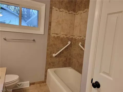 720 Plainfield Rd, Akron, OH 44312 photo 31