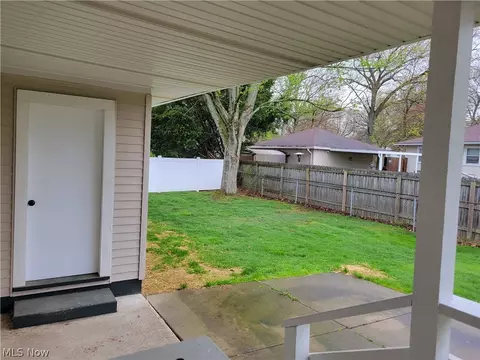 720 Plainfield Rd, Akron, OH 44312 photo 4