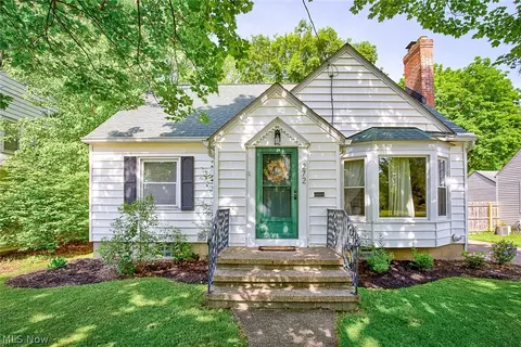 272 S Hawkins Ave, Akron, OH 44313