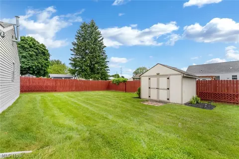 Exterior - 894 5th St, Struthers, OH 44471 photo 12 of 12