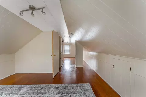 Entry Way - 894 5th St, Struthers, OH 44471 photo 5 of 5