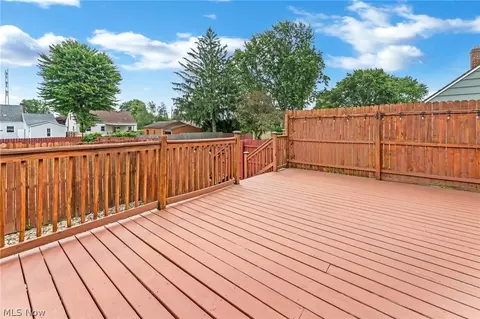 Exterior - 894 5th St, Struthers, OH 44471 photo 8 of 12