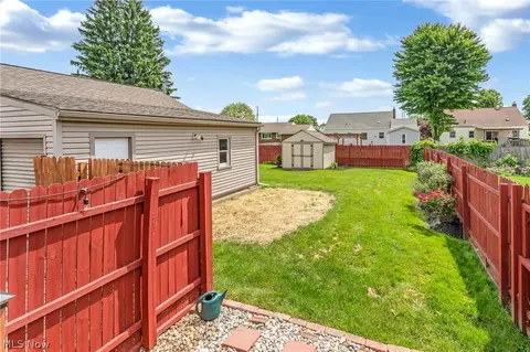 Exterior - 894 5th St, Struthers, OH 44471 photo 10 of 12