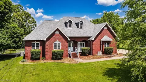124 Riverview Acres Rd, Washington, WV 26181