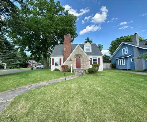 609 Moreley Ave, Akron, OH 44320