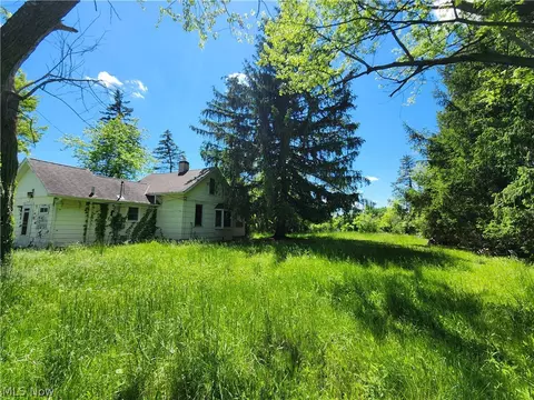 12199 Webster Rd, Strongsville, OH 44136