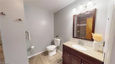 Bath - 2934 Denise Dr, Copley, OH 44321 photo 1 of 4
