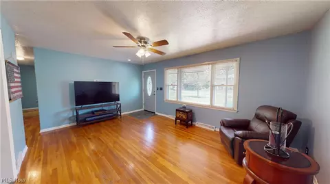 Living - 2934 Denise Dr, Copley, OH 44321 photo 3 of 3