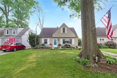 24025 Knickerbocker Rd, Bay Village, OH 44140