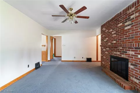 Living - 4433 Aurora St NW, Canton, OH 44708 photo 4 of 5