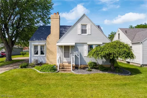 4433 Aurora St NW, Canton, OH 44708