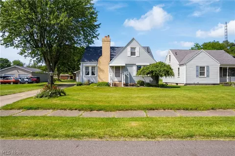 Exterior - 4433 Aurora St NW, Canton, OH 44708 photo 5 of 5