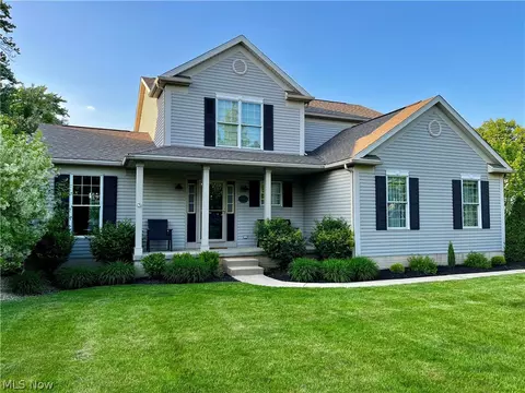 609 Continental Dr, Medina, OH 44256