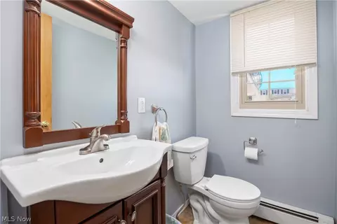 Bath - 433 Colgate Ave, Elyria, OH 44035 photo 1 of 3