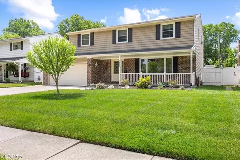 Exterior - 433 Colgate Ave, Elyria, OH 44035 photo 4 of 12