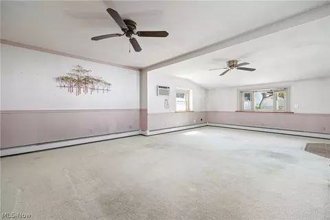 Living - 433 Colgate Ave, Elyria, OH 44035 photo 2 of 6