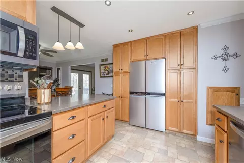 Kitchen - 3009 State Route 44, Rootstown, OH 44272 photo 2 of 3