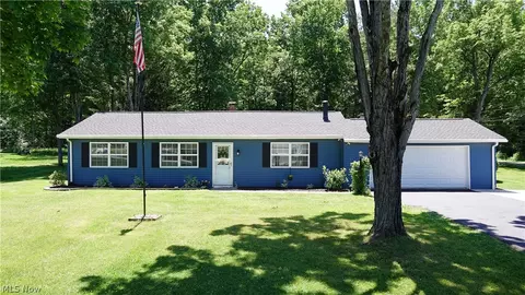 1223 Aurora Hill Dr, Aurora, OH 44202