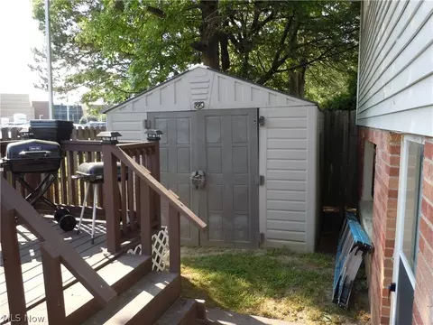 128 E 192nd St, Euclid, OH 44119 photo 23
